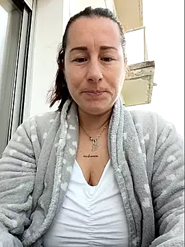 Snapshot of bichota85 chatting on February 4, 10:43 am bichota85 online show from February 4, 10:43 am