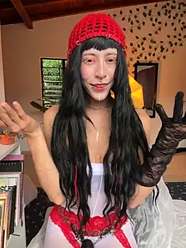 Snapshot of Nymphel1Moth chatting on November 4, 10:20 pm Nymphel1Moth online show from November 4, 10:20 pm