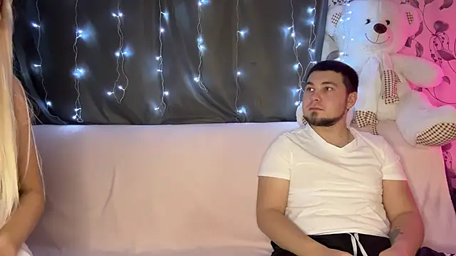 Snapshot of coupleinspire chatting on December 4, 8:39 pm coupleinspire online show from December 4, 8:39 pm