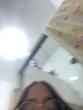 loirinhaaa online show from February 5, 2:49 am