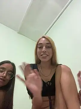 loirinhaaa online show from March 1, 6:59 am