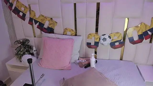 mia vy online show from July 14, 4:06 am