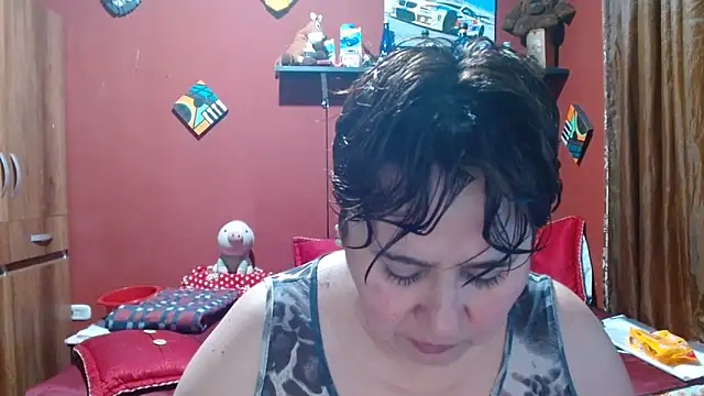 Snapshot of Sasharosee2 chatting on April 25, 11:57 am Sasharosee2 online show from April 25, 11:57 am