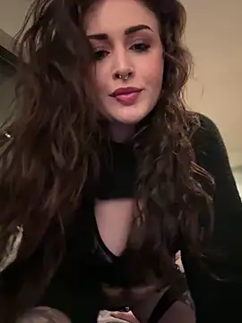 Snapshot of Kristyoff chatting on April 20, 7:59 pm Kristyoff online show from April 20, 7:59 pm
