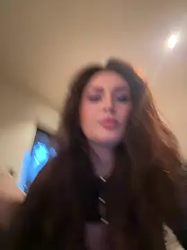 Snapshot of Kristyoff chatting on May 11, 7:33 pm Kristyoff online show from May 11, 7:33 pm