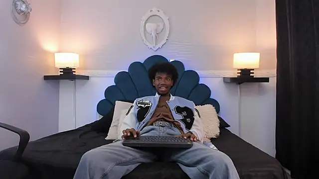 AllexJacob online show from September 27, 1:16 pm