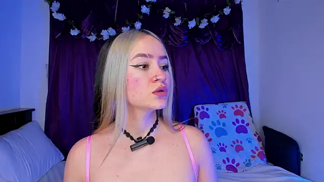 Shairaclark  online show from July 3, 3:35 am