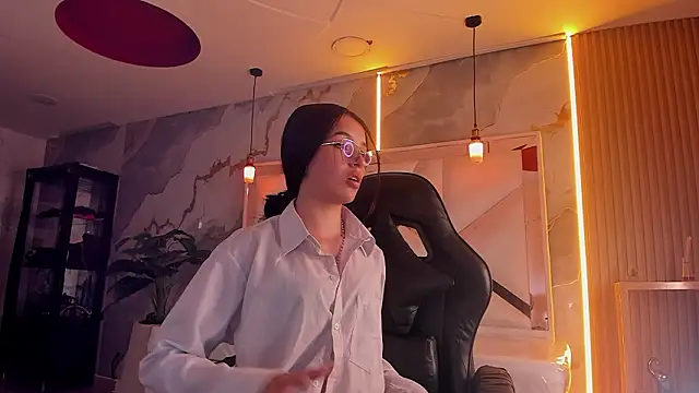 sophiadoll tf online show from February 2, 8:40 pm