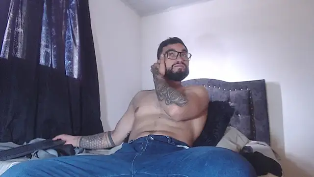 Chrys harris77 online show from March 31, 8:09 pm