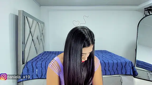 Snapshot of Daniela_x19 chatting on February 19, 12:39 am Daniela x19 online show from February 19, 12:39 am