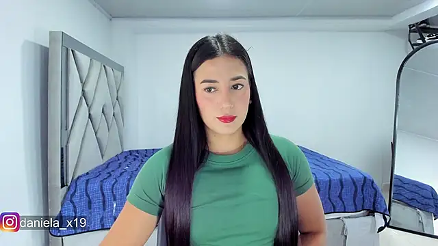 Snapshot of Daniela_x19 chatting on February 21, 12:55 am Daniela x19 online show from February 21, 12:55 am