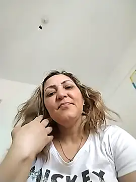 Lunita86 online show from December 5, 2:25 pm