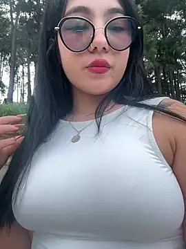 Snapshot of sacha_torres02 chatting on June 21, 7:27 pm sacha torres02 online show from June 21, 7:27 pm