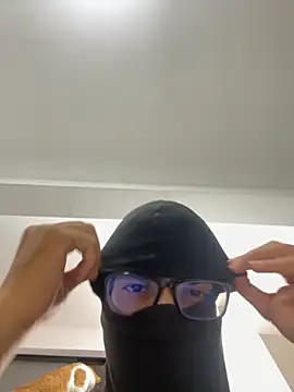 Snapshot of MisteryNight4 chatting on September 22, 4:36 am MisteryNight4 online show from September 22, 4:36 am