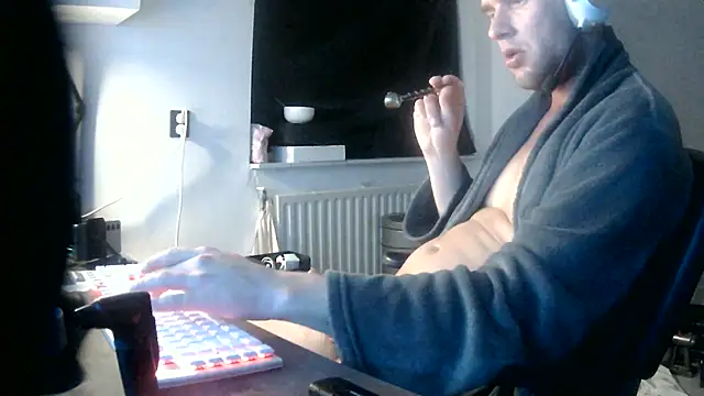 monty19cm online show from April 18, 3:21 am
