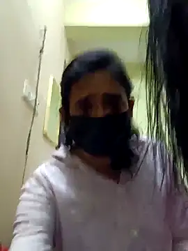 honeyqueen143 online show from September 19, 2:24 am