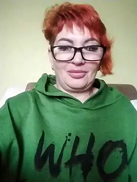 Snapshot of Alissa55552111 chatting on February 10, 6:17 am Alissa55552111 online show from February 10, 6:17 am