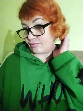 Snapshot of Alissa55552111 chatting on February 14, 6:21 am Alissa55552111 online show from February 14, 6:21 am