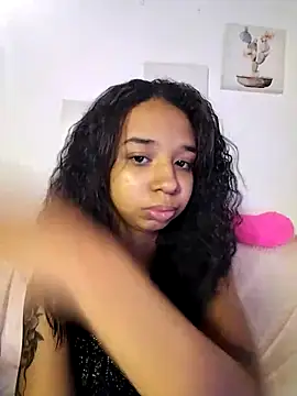 Suzanelee1 online show from December 2, 4:18 am