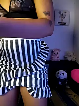 Suzanelee1 online show from January 17, 12:59 am