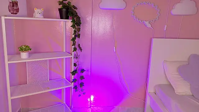 KeendraFox  online show from February 11, 11:37 am