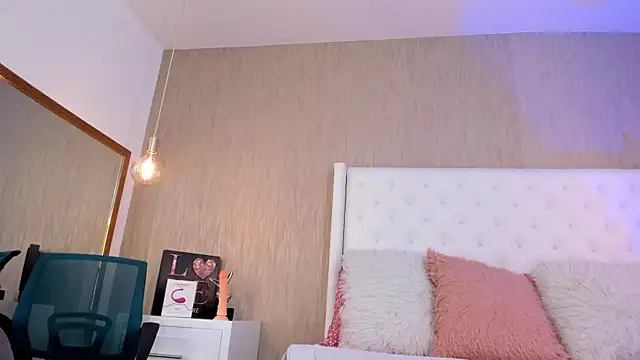 Lucy Lu17 online show from September 18, 12:29 pm