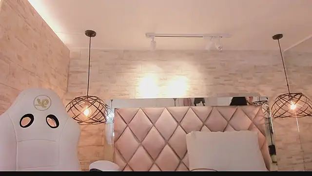 Snapshot of grace_daviss chatting on April 28, 10:53 am grace daviss online show from April 28, 10:53 am