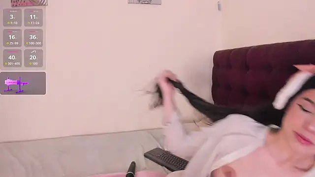 Dulcee 1 online show from March 7, 11:18 am