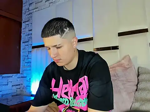 ANLLELOAndANGELA online show from April 12, 4:23 pm