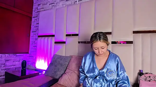 Snapshot of ANLLELOAndANGELA chatting on July 13, 5:49 pm ANLLELOAndANGELA online show from July 13, 5:49 pm