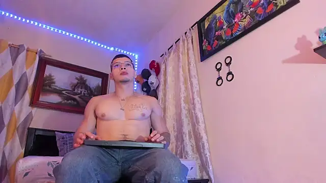 Snapshot of Matt_your_master_ chatting on October 5, 11:41 am Matt your master online show from October 5, 11:41 am