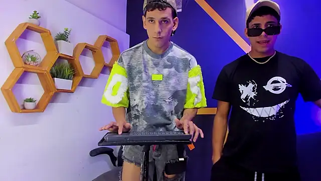 Snapshot of Noha_Deluxe chatting on September 28, 2:22 pm Noha Deluxe online show from September 28, 2:22 pm