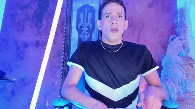 Snapshot of Noha_Deluxe chatting on October 29, 12:40 pm Noha Deluxe online show from October 29, 12:40 pm