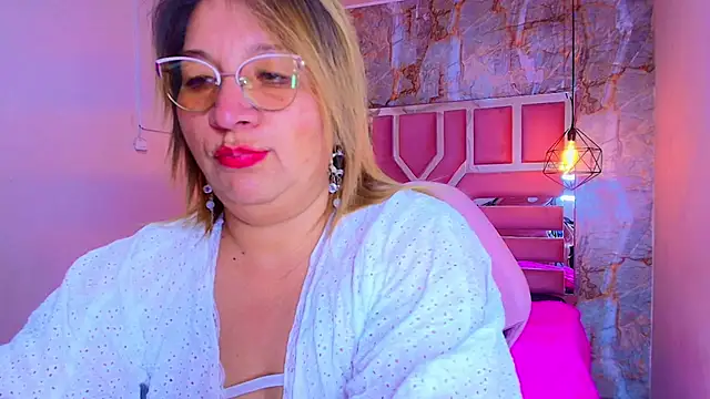 MaylinRosse  online show from February 4, 7:09 pm