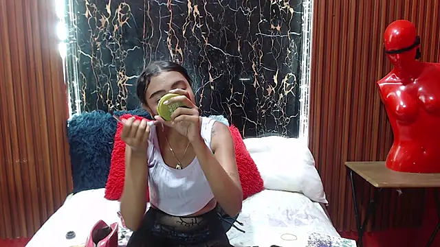 MadelinPaterson online show from October 7, 6:27 pm