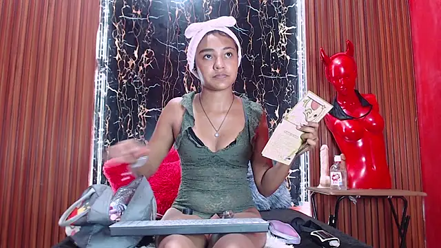 Snapshot of MadelinPaterson chatting on January 17, 4:54 pm MadelinPaterson online show from January 17, 4:54 pm