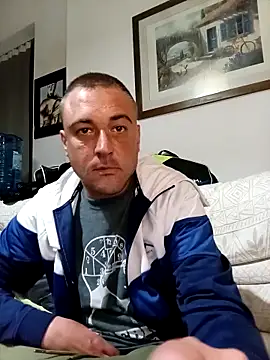 Snapshot of santy56 chatting on May 6, 1:47 am santy56 online show from May 6, 1:47 am