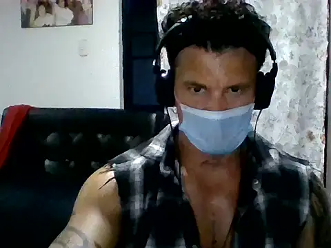 Snapshot of XavierFox1 chatting on September 18, 1:51 am XavierFox1 online show from September 18, 1:51 am