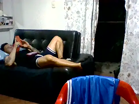 Snapshot of XavierFox1 chatting on September 25, 12:47 am XavierFox1 online show from September 25, 12:47 am