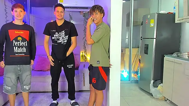 Houseofwarrios online show from February 1, 5:39 am