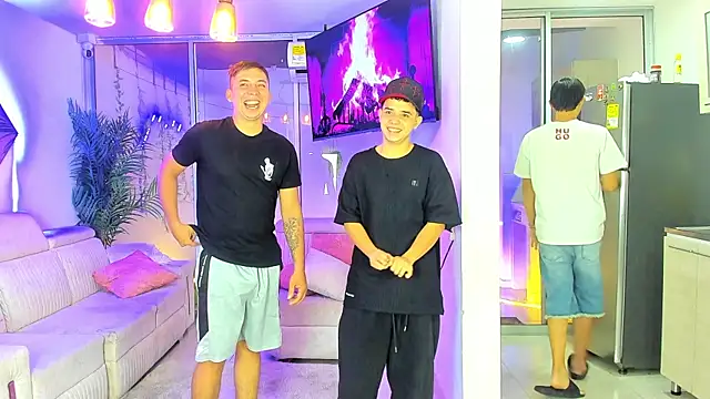 Houseofwarrios online show from April 14, 5:24 am