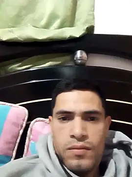 Snapshot of Deivy24_ chatting on November 16, 7:52 pm Deivy24 online show from November 16, 7:52 pm