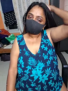 queendivya online show from May 25, 5:08 pm