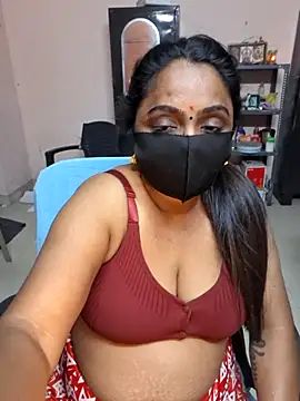 Snapshot of queendivya chatting on July 18, 4:55 pm queendivya online show from July 18, 4:55 pm