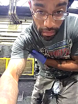 Snapshot of Justahungdad chatting on October 6, 12:24 pm Justahungdad online show from October 6, 12:24 pm