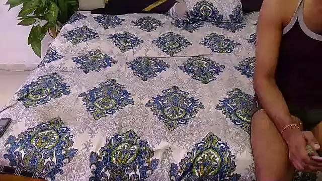 Snapshot of Lovelyy-couple chatting on February 6, 5:01 am Lovelyy-couple online show from February 6, 5:01 am