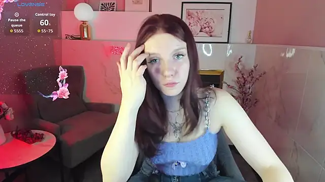 Layla Glam online show from October 8, 1:20 pm