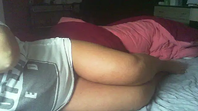 Lauray1 online show from April 5, 8:39 pm