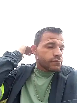 Snapshot of Claudiokkkkk chatting on December 22, 12:02 pm Claudiokkkkk online show from December 22, 12:02 pm