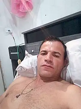 Snapshot of Claudiokkkkk chatting on February 14, 12:40 am Claudiokkkkk online show from February 14, 12:40 am